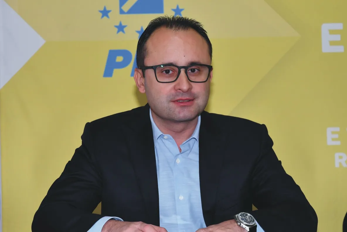 Liberalul Cristian Bușoi își face cabinet de europarlamentar la Slobozia
