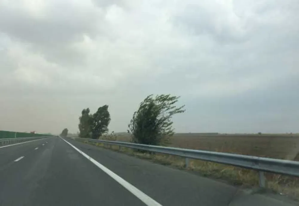 Atenție, șoferi!Vânt puternic pe Autostrada București – Constanța