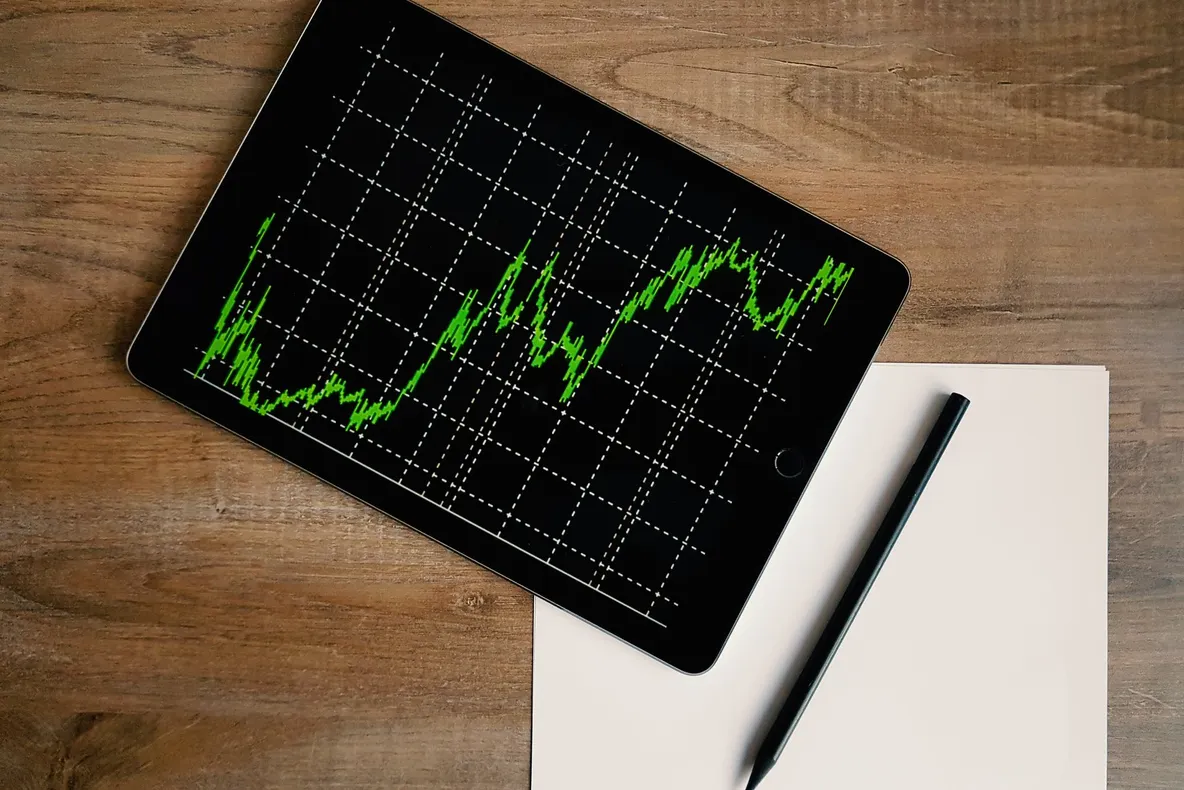 STUDIU TERMENE.RO: 7.63% dintre hotelurile și restaurantele din Ialomița solicită certificatul pentru situații de urgență. 7.63% aplică la programul IMM Invest (P)