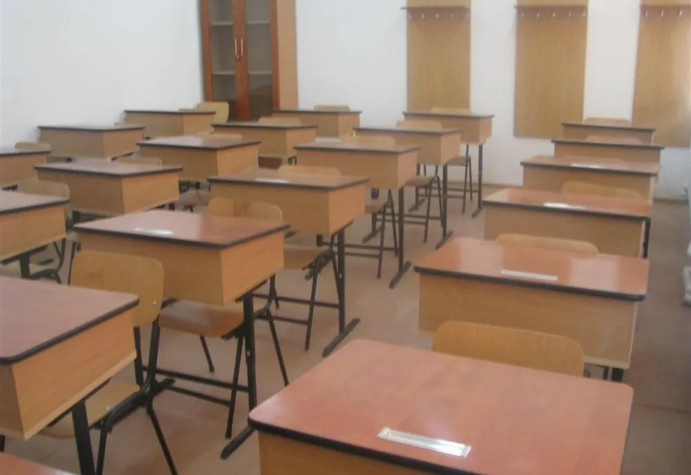 Un liceu din Slobozia trece la cursurile online. Profesor  confirmat pozitiv cu noul coronavirus