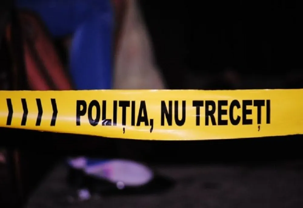 Bătrân găsit mort în casă