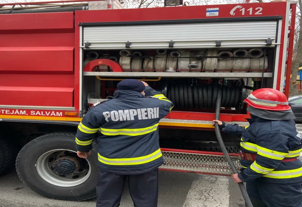 Incendiu la o casă în Fetești. De la ce au pornit flăcările
