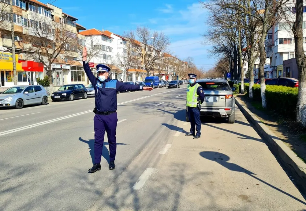 Tânără depistată în trafic cu permisul suspendat