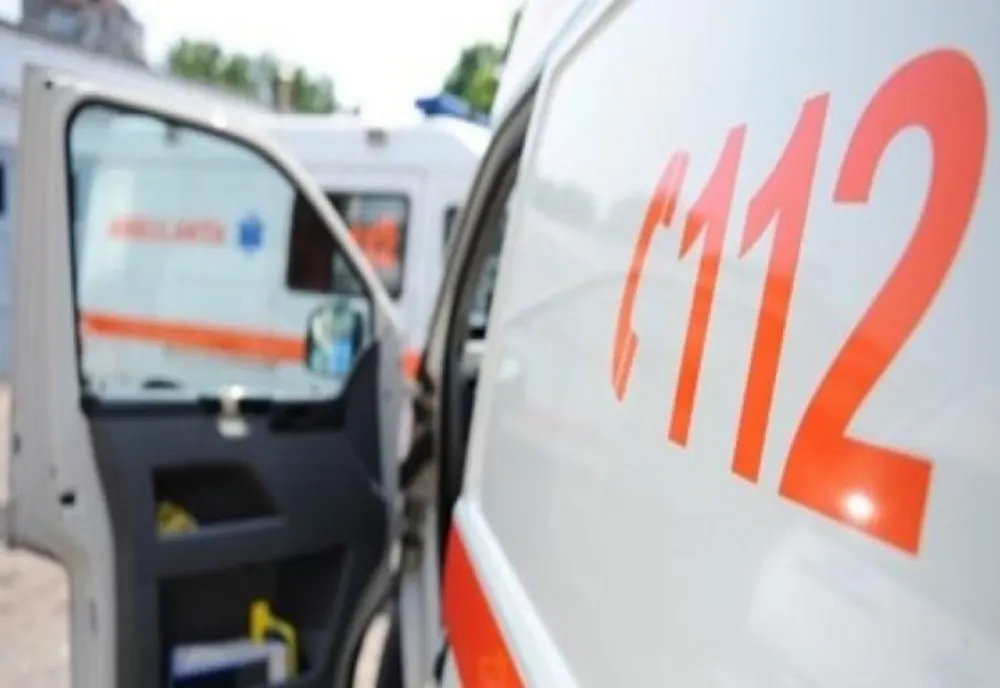 Copil de 14  rănit grav după ce un tânăr  a intrat cu mașina în gard