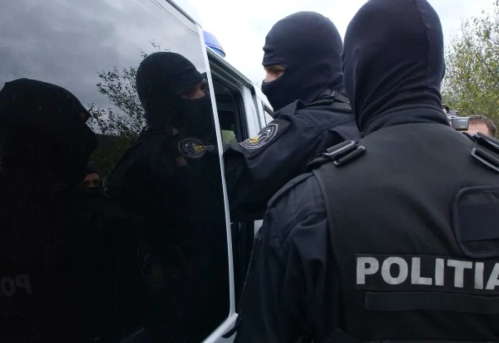 Ialomițean prins de polițiști. Era urmărit internațional pentru pornografie infantilă și abuz împotriva copiilor
