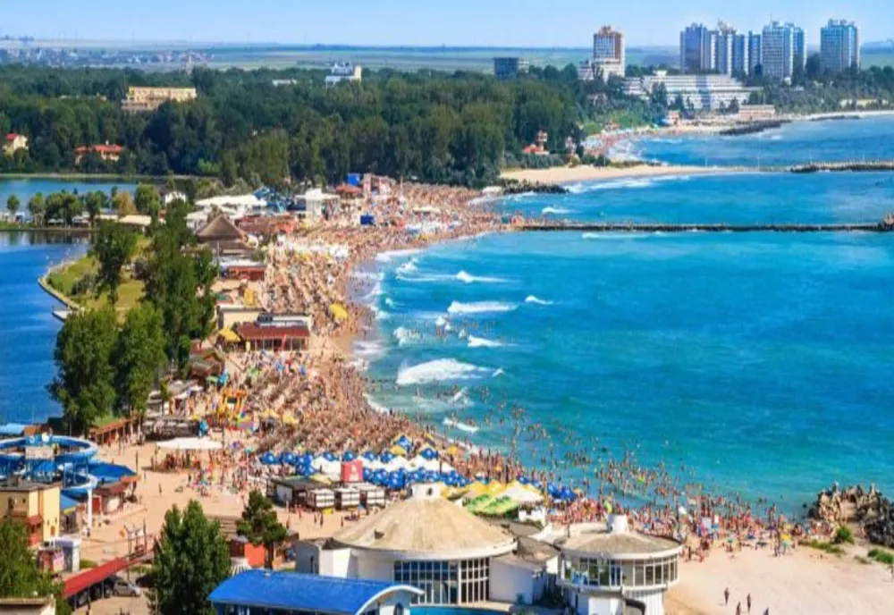 Să tot mănânci pe litoral: inspectorii ANSVSA au dat AMENZI de peste 443.000 de lei