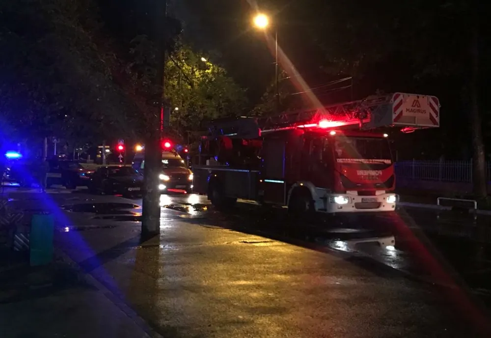 Incendiu la Spitalul de Copii din Timișoara. Pacienții și mamele care îi însoțeau au fost evacuați în toiul nopții