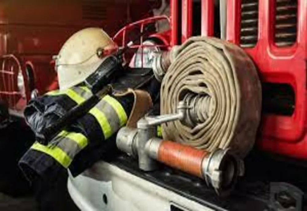Incendiu stâlp de electricitate în Alexeni