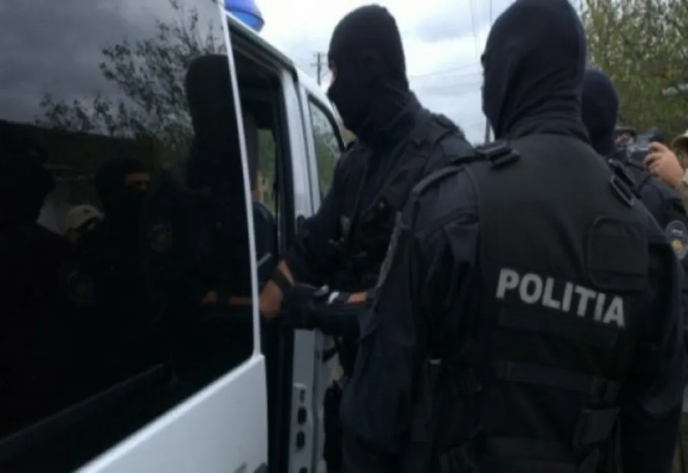 Percheziții în Ialomița 7 persoane duse la audieri