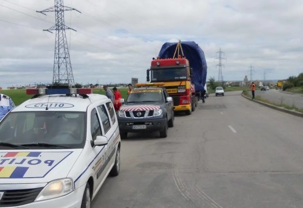 Restricții de trafic pe mai multe artere rutiere-Transport agabaritic
