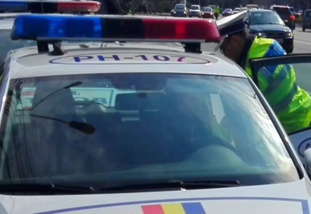A urcat beată criță la volan, dar a avut parte de o întâlnire nedorită 