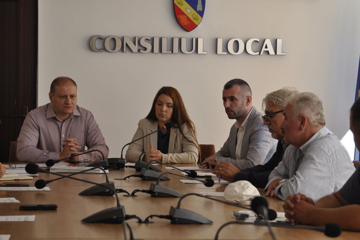 Primarul Mocioniu și consilierii locali au plecat în excursie la Sinaia!
