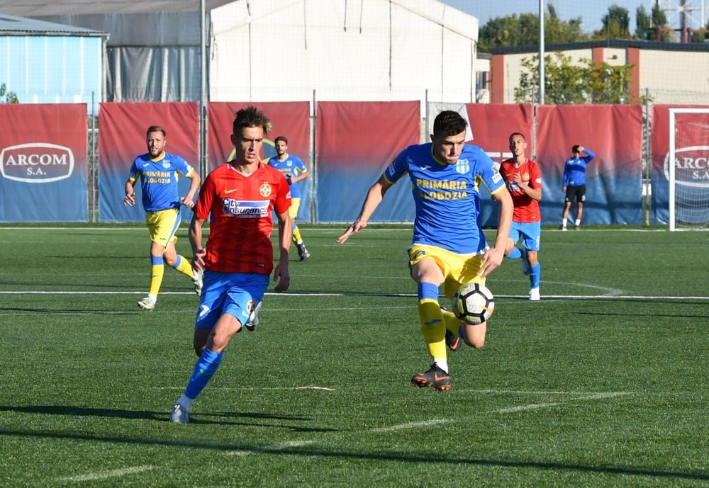 Unirea Slobozia a câştigat cu puştii FCSB la scor de tenis de câmp