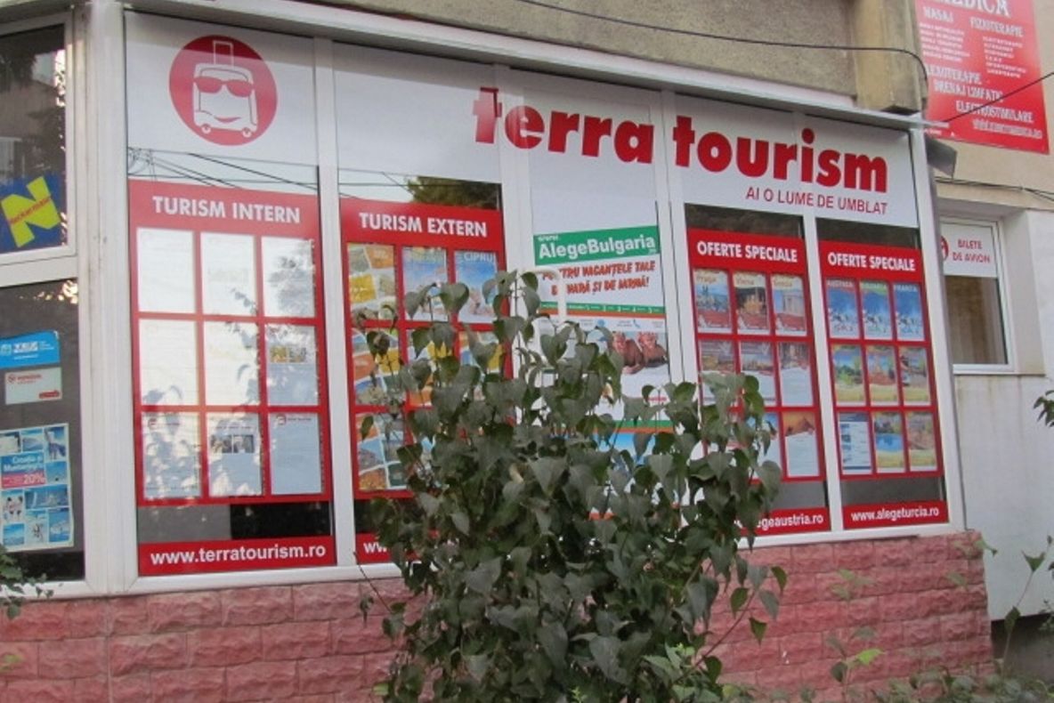 Păgubiţii agenţiei de turism Terra Tourism îşi pot cere banii înapoi doar până la „Sfântul Nicolae”