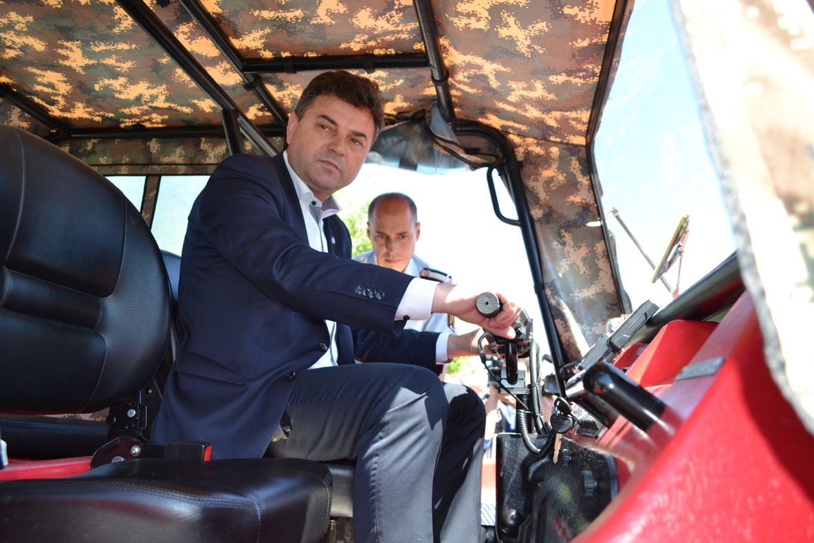 Victor Moraru, preşedintele Consiliului Judeţean Ialomiţa, câştigă mai mult decât preşedintele României