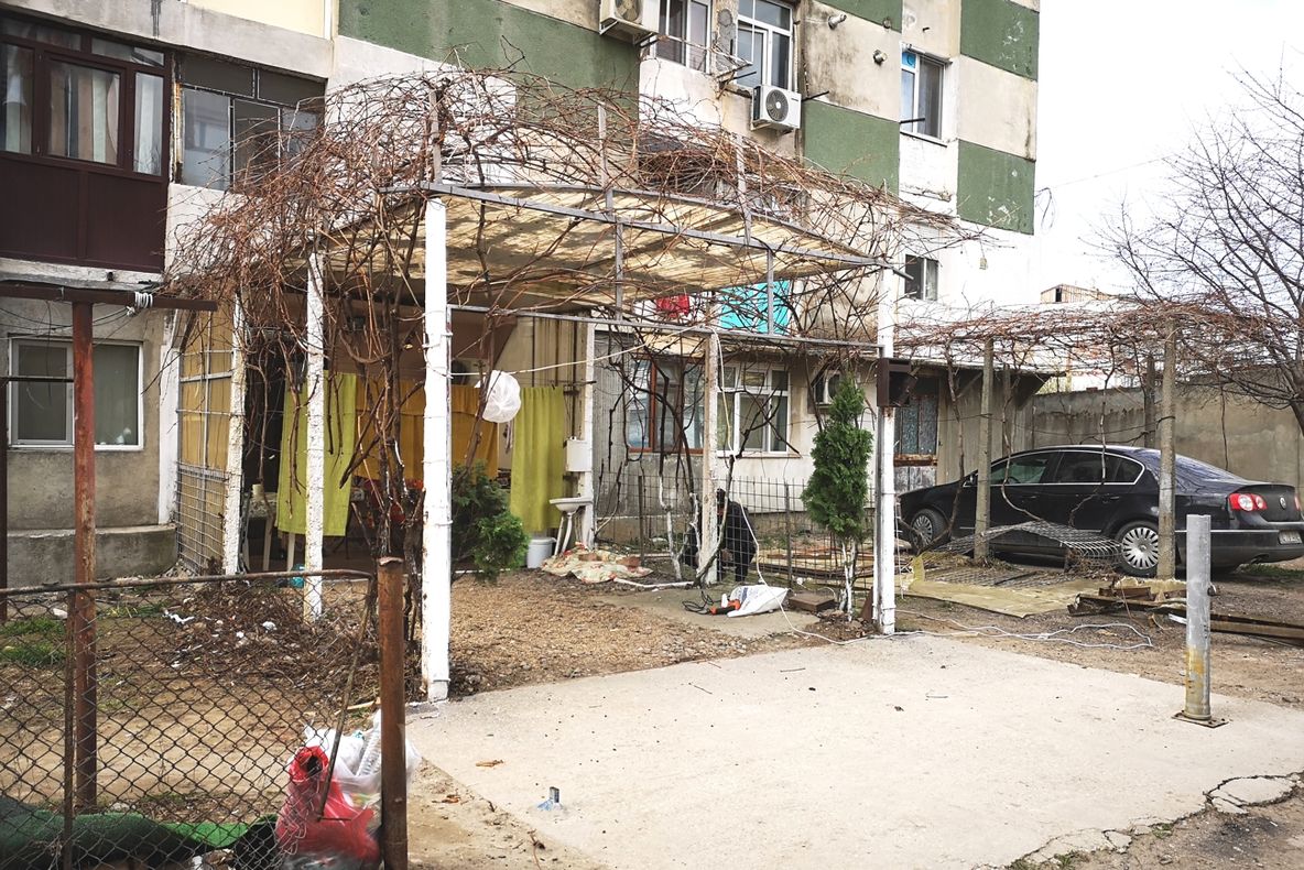 Dezafectarea „oazelor” dintre blocuri împarte locuitorii municipiului Feteşti în două tabere