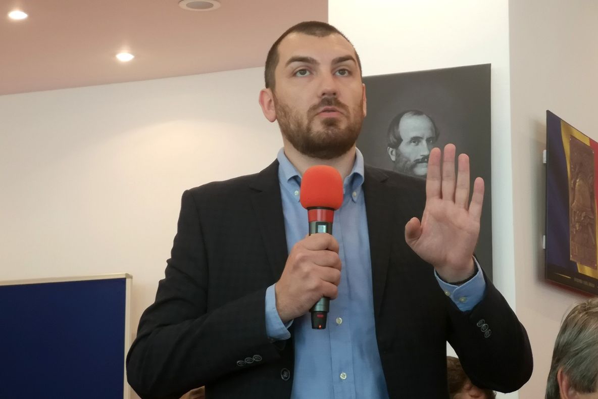 Victor Moraru, președintele Consiliului Județean a inventat o firmă doar pentru a plăti doi oameni