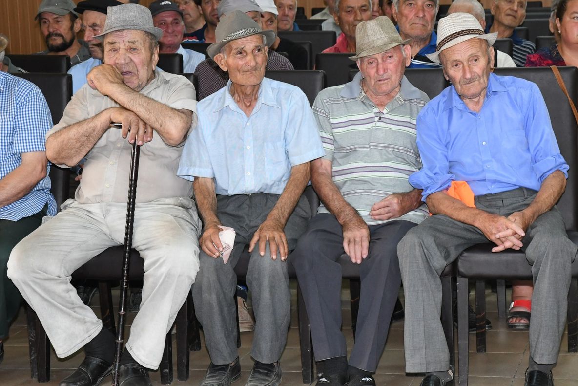 Împreună pentru bunici, proiect social cu fonduri nerambursabile al Primăriei Traian