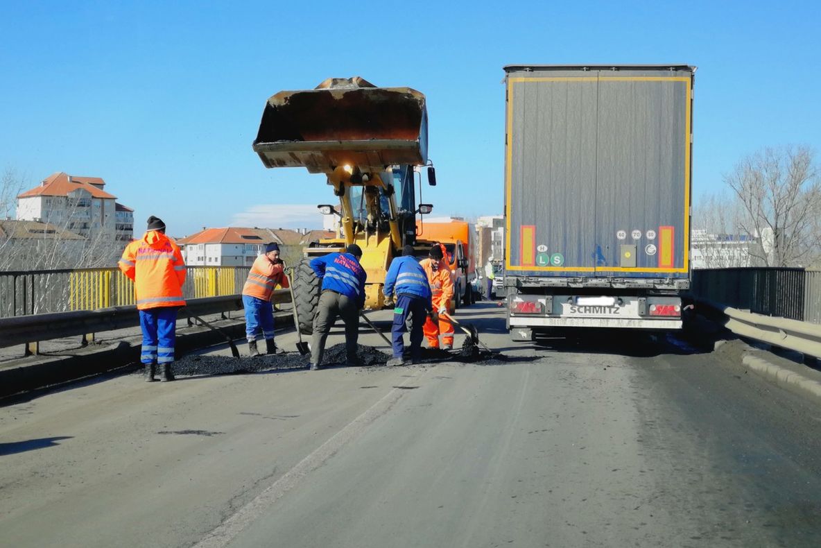 Constructorii nu vor să audă de podul de la Slobozia. A doua licitație fără ofertanți!