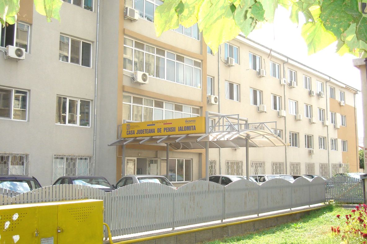 Medic condamnat aflat în executarea pedepsei, angajat la Casa Județeană de Pensii Ialomița