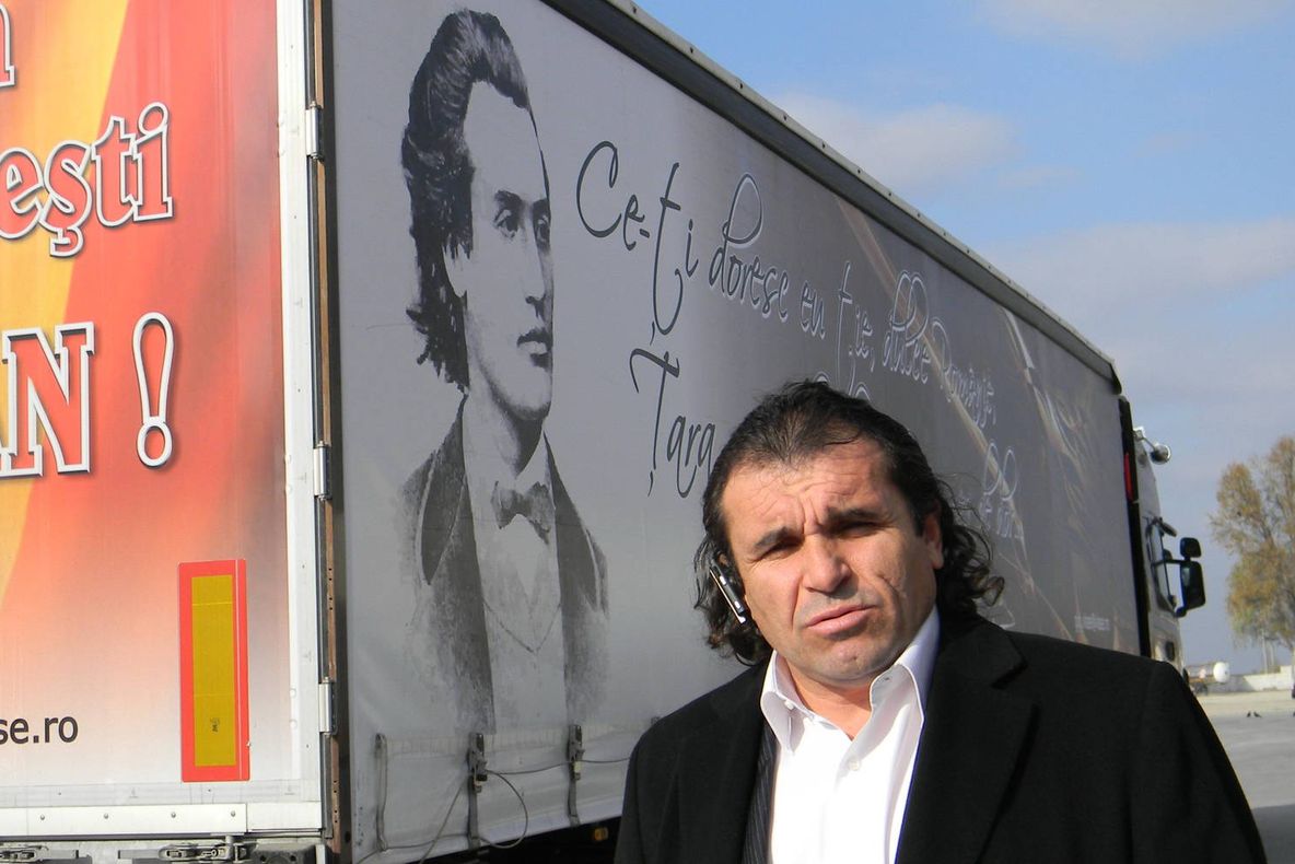 O noua ipoteză privind cauza accidentului de la Alexeni- calitatea proastă a mixturii asfaltice. Un camion modern a derapat în același loc cu puțin timp înainte de accident