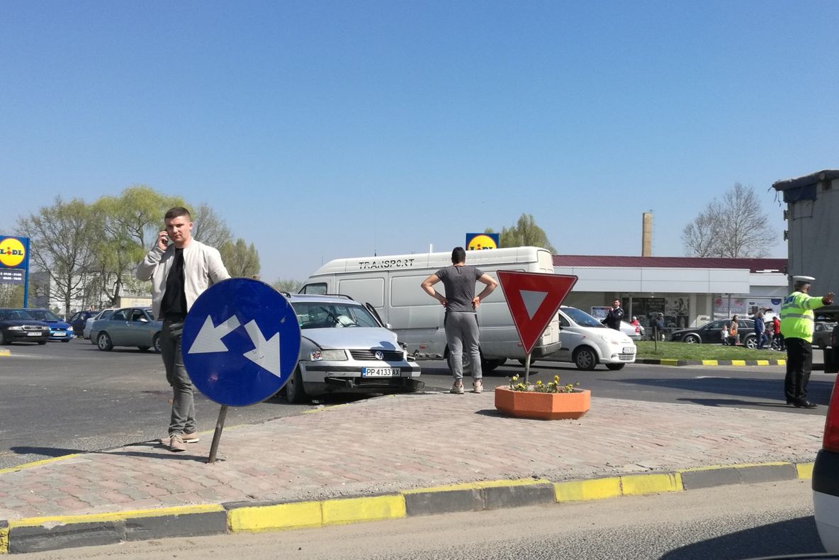 S-a început cu o pauză. CNAIR a sistat lucrările la sensul giratoriu din Slobozia