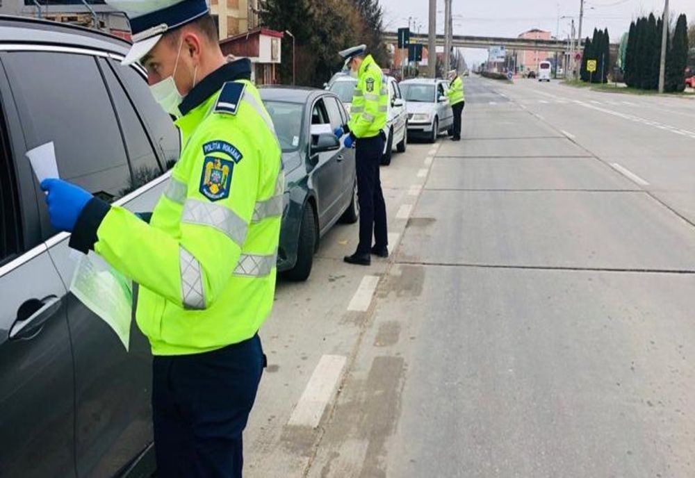 Poliţiştii ialomiţeni au depistat doi bărbaţi care circulau cu adeverinţe de angajator false