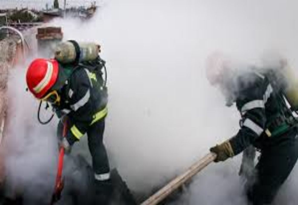 Incendiu puternic la o fermă din Amara, jud. Ialomița