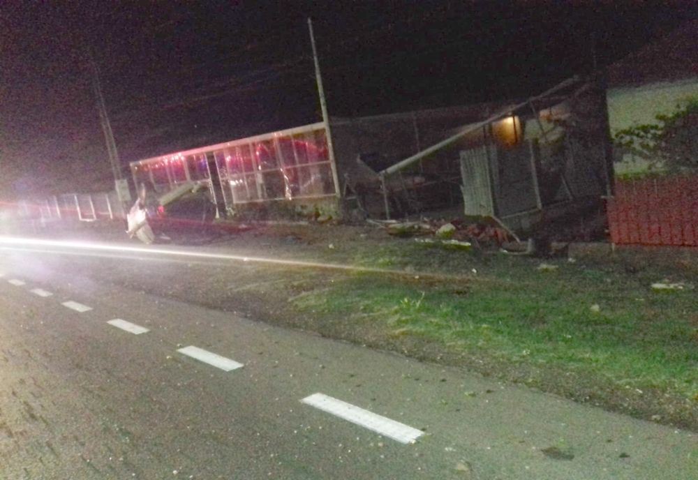 Accident rutier în Manasia. Un autoturism a rupt țeava principală de alimentare cu gaze