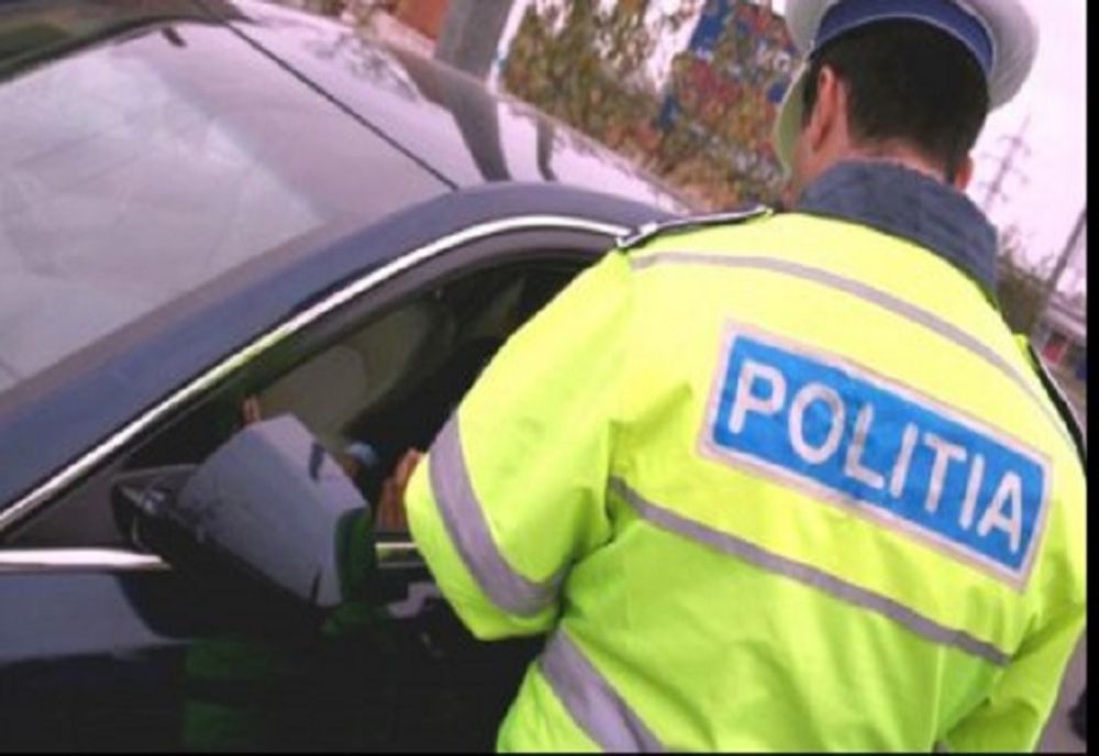 Fără permis și băut la volan, are dosar penal după ce a fost prins de polițiști