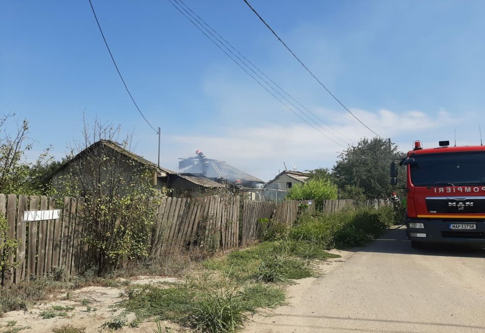 Incendiu la o casă din Movila