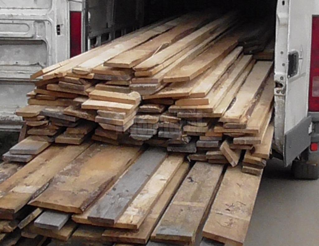 Transport de cherestea oprit de polițiști