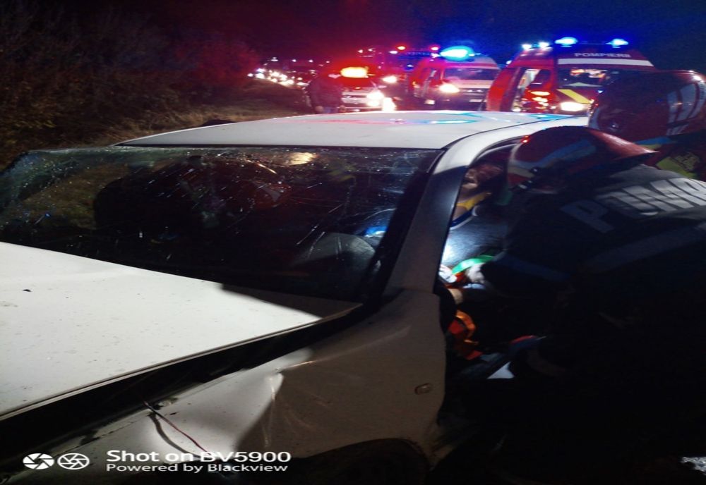 FOTO| Impact devastator în Ialomița. Cinci oameni răniți