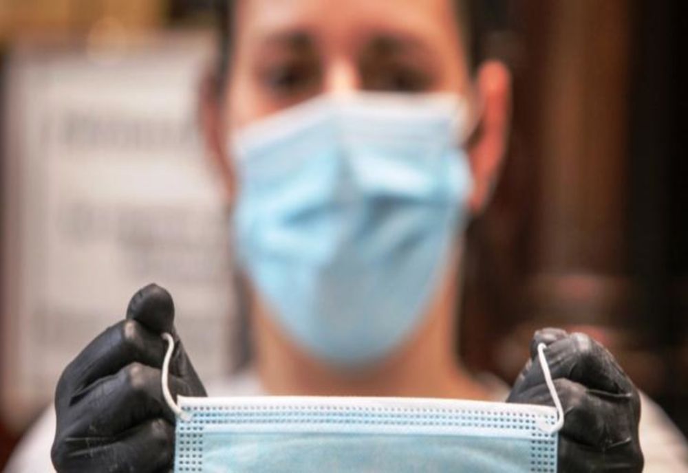 Elevii care nu vor purta măștile de protecție la școală ar putea avea nota scăzută la purtare