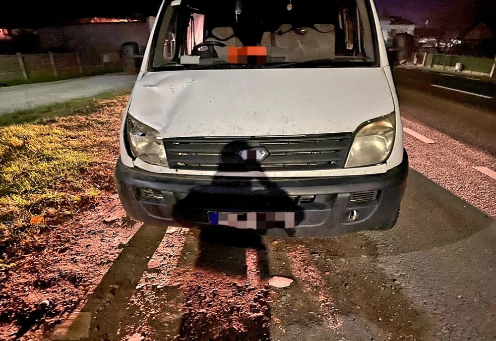 Pieton spulberat de o autoutilitară în timp ce traversa neregulamentar