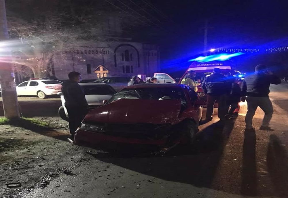 FOTO| Accident teribil în Ialomița. O femeie și un copil au ajuns la spital
