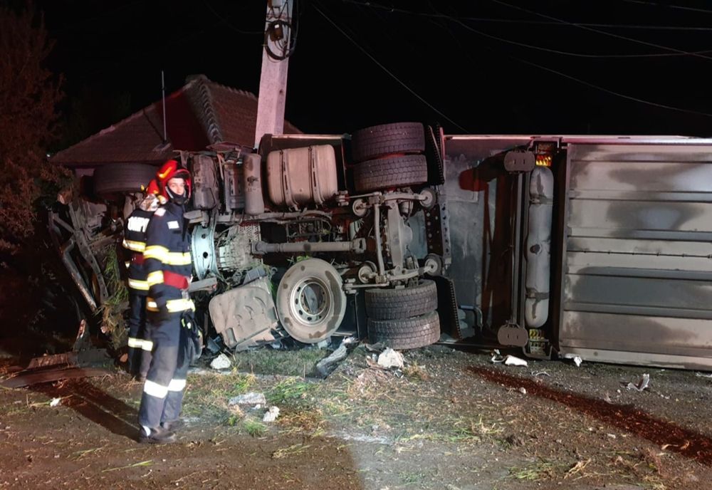 FOTO TIR răsturnat la Jilavele