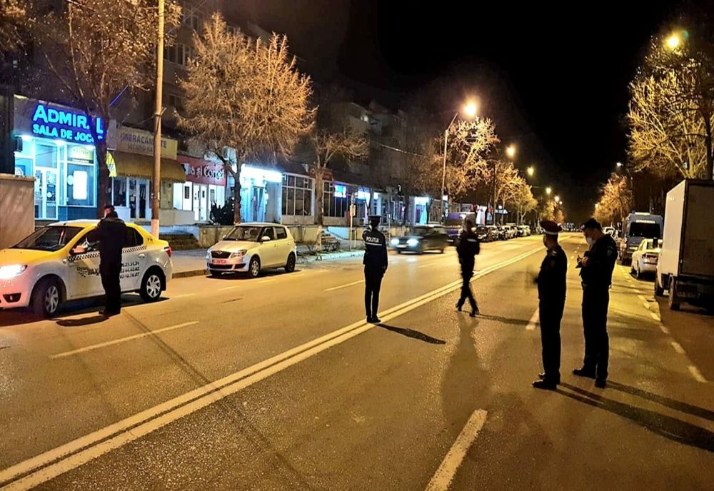 Peste 600 de persoane în carantină sau izolare, verificate de polițiști în ultimele 24 de ore.
