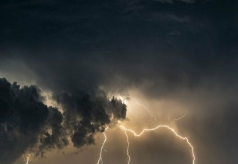 Avertizările meteo, prelungite până vineri seară. Pentru 22 de județe a fost emis cod galben