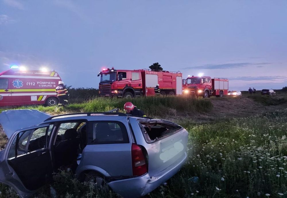 Accident pe DN 2A: A părăsit partea carosabilă și a ajuns cu mașina pe câmp