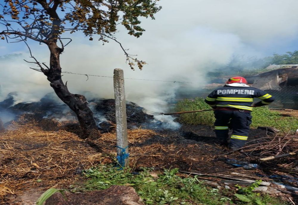 FOTO Incendiu violent la Sudiți