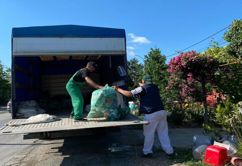 Acțiune de ridicare a deșeurilor reciclabile la Fetești