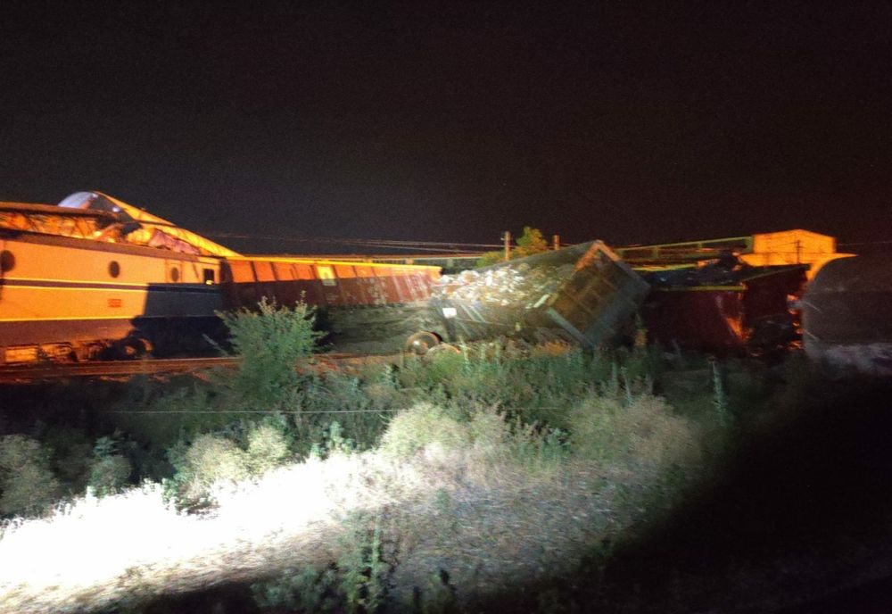 Două trenuri s-au ciocnit la Fetești