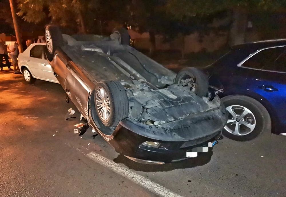 CINCI mașini făcute PRAF de un şofer beat criţă