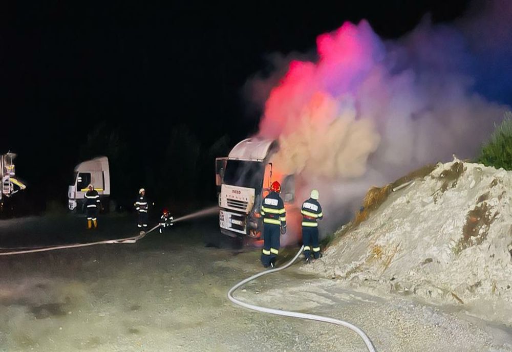 FOTO TIR în flăcări la Slobozia