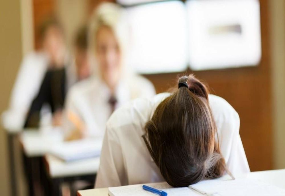 Derapaj halucinant! Profesoară, elevilor de liceu: "Duceți-vă, fraților, și aruncați-vă de pe pod! Vă omor eu dacă nu sunteți în stare"