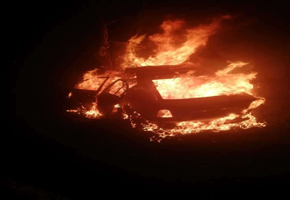 Mașină în flăcări. Șoferul a murit carbonizat