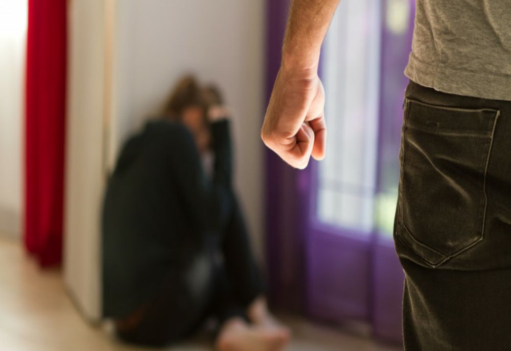 Femeie bătută crunt de soț: a cerut ordin de protecție