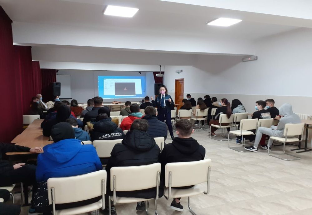 Campanie de prevenire a agresiunilor sexuale în școlile din Slobozia