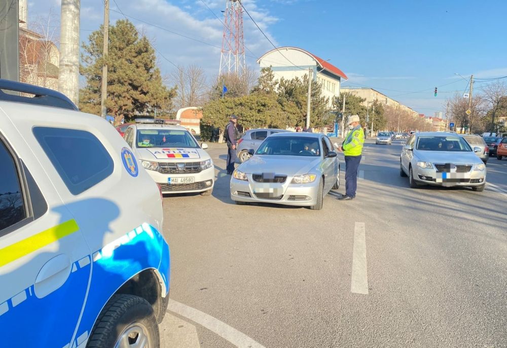 Poliţia a dat amenzi pe bandă rulantă în weekend. Peste 700 de sancțiuni